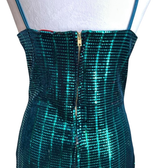 Elegant Green Sequin Dress - Picture 5 of 17
